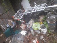 Image cynrychioli Tafarnwr o Grughywel yn cael dirwy am droseddau gwastraff masnachol